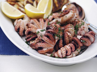 char-grilled-octopus--octapothi-sta-karvouna-